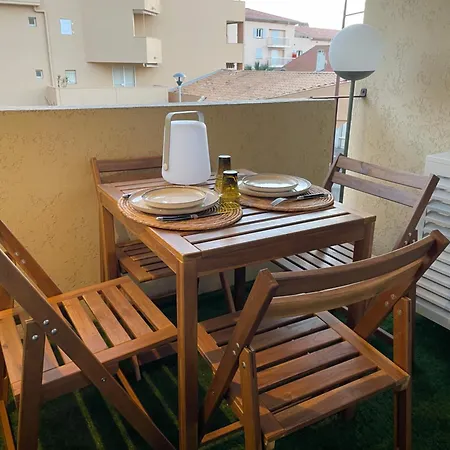 Au Coeur De Ste Max, La Terracota 4 Pers Avec Parking Apartmán