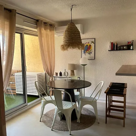 Au Coeur De Ste Max, La Terracota 4 Pers Avec Parking Apartmán *